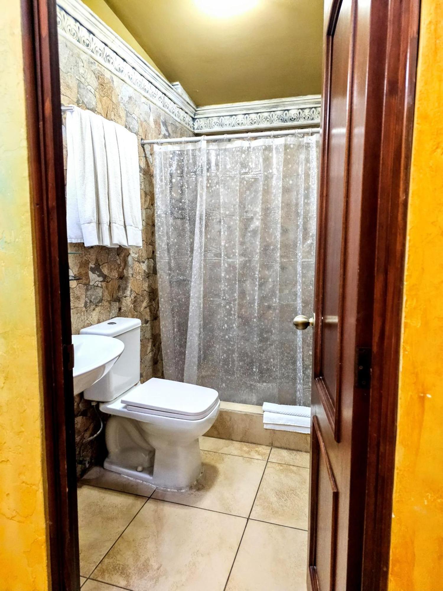 Antigua Inn Hotel Guatemala City Eksteriør bilde